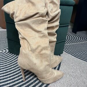Elegant Tan Suede Women's Boots